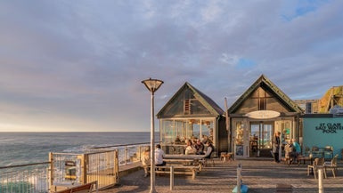 1 Beach Street, Saint Clair, Dunedin - Carousel 1