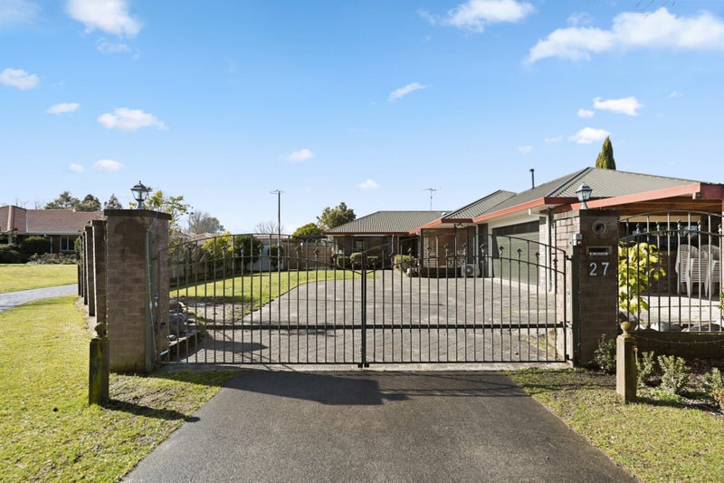 27 Halcione Close, Flagstaff, Hamilton - Carousel 2