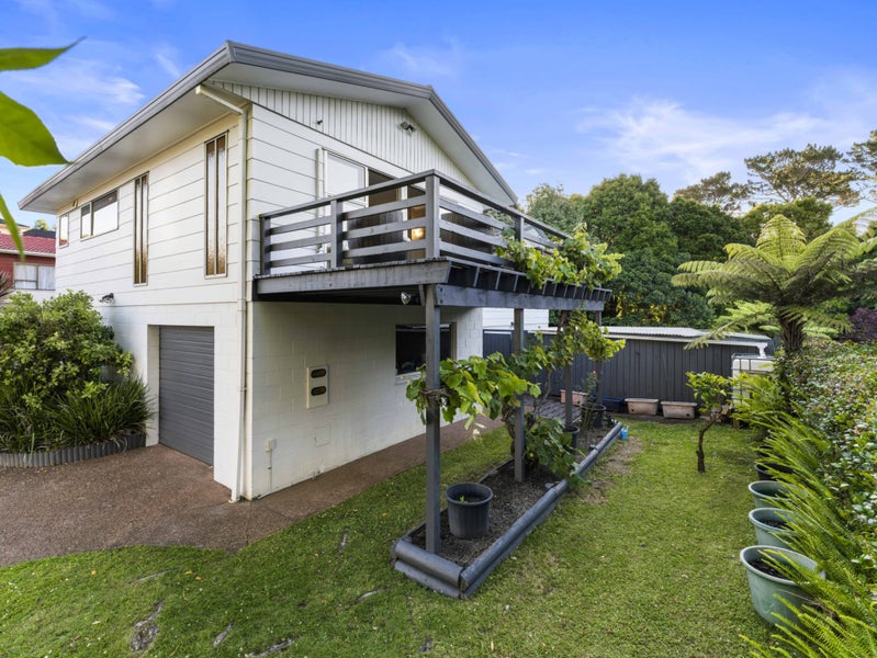 12 Wanganella Place, Lynfield, Auckland - Carousel 2