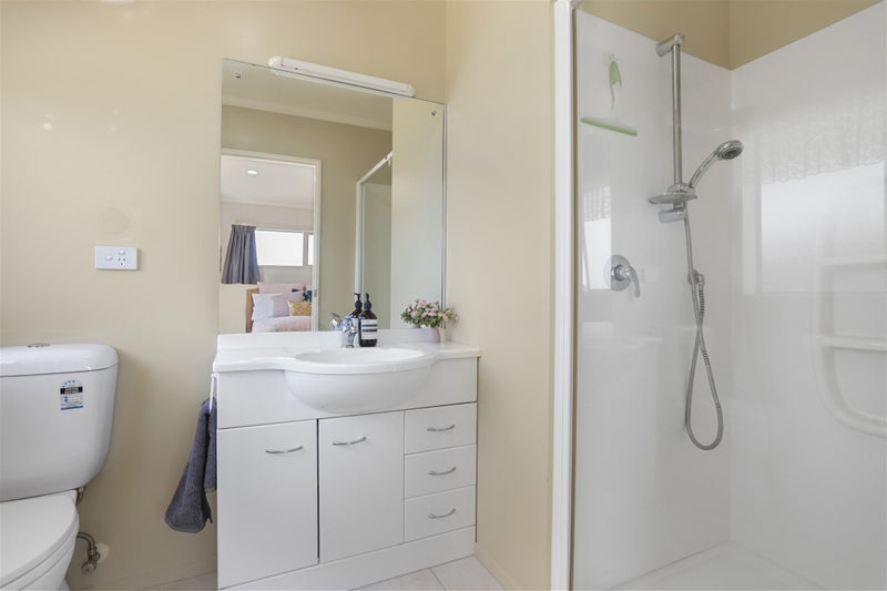 7 Richfield Crescent, Westgate, Auckland - Carousel 27