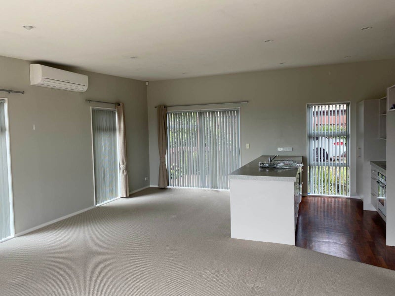 589A East Coast Road, Browns Bay, Auckland - Carousel 2