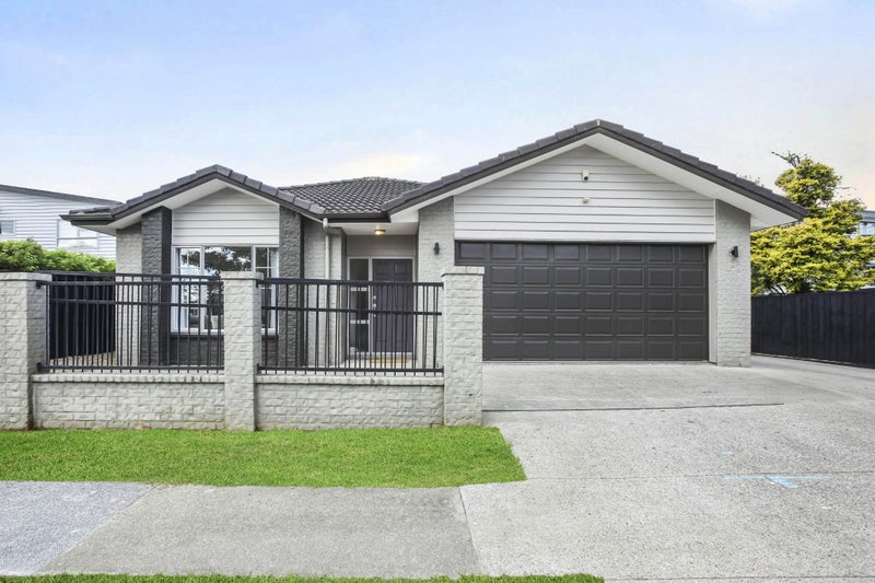 108 Simpson Road, Henderson Valley, Auckland - Carousel 1