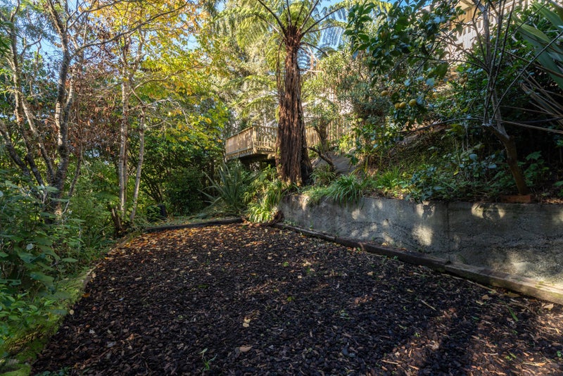 37 Greyfriars Crescent, Tawa, Wellington - Carousel 28