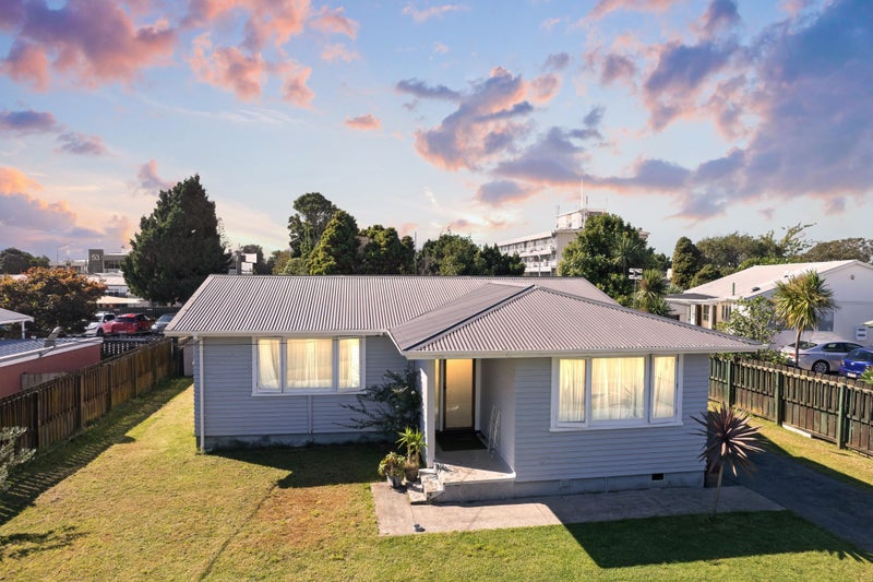 14 Abel Tasman Avenue, Henderson, Auckland - Carousel 2