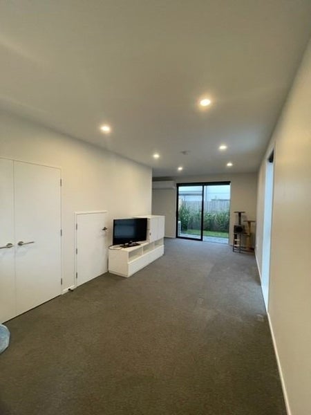 2/4 Gibbon Street, Sydenham, Christchurch - Carousel 2