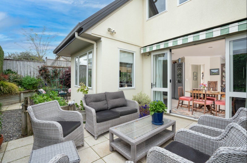2/12 Gradwell Place, Two Mile Bay, Taupō - Carousel 1