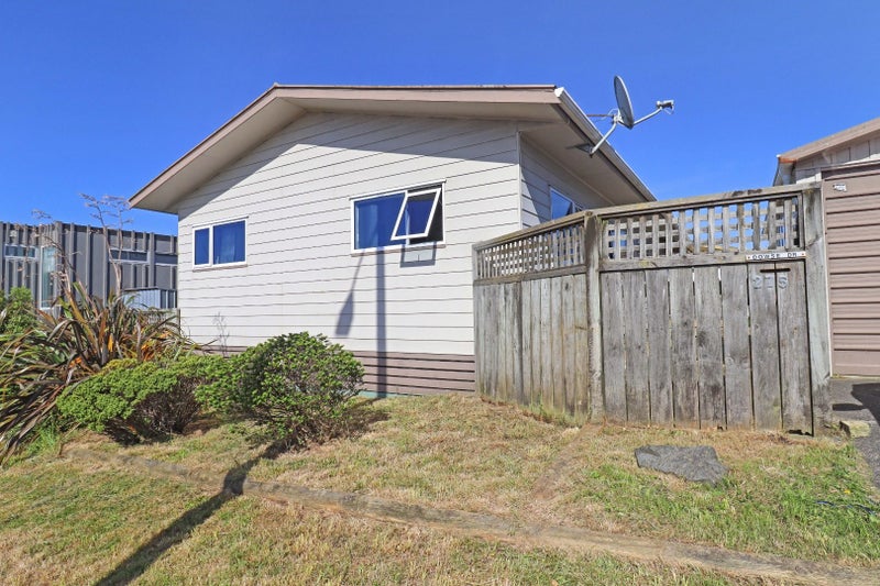 275 Dowse Drive, Maungaraki, Lower Hutt - Carousel 13