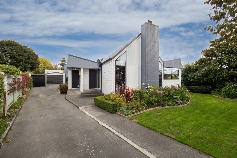 31 Queens Drive, Allenton, Ashburton - Carousel 1