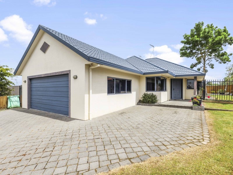 15 Hollinger Place, Nawton, Hamilton - Carousel 1