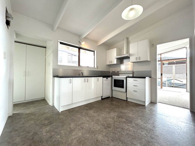 2/203 Hibiscus Coast Hwy, Red Beach, Whangaparāoa - Carousel 2