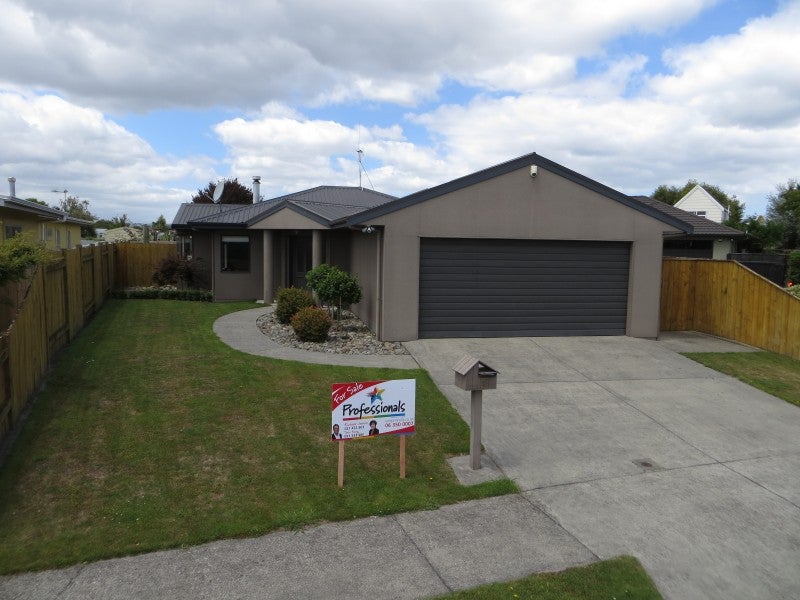 75 Amberley Avenue, Highbury, Palmerston North - Carousel 21
