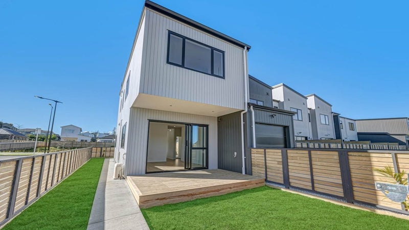 111 Bellfield Road, Ōpaheke, Papakura - Carousel 1