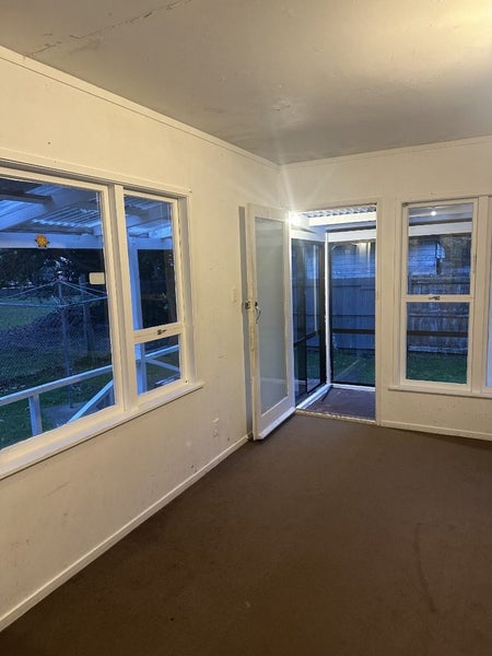 4/39 Miro Street, New Lynn, Auckland - Carousel 2