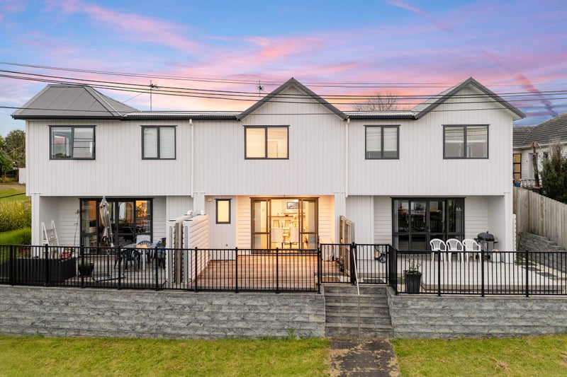 2/3 Arlington Street, Waterview, Auckland - Carousel 1