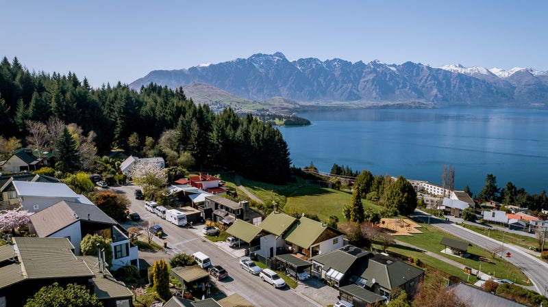 17B Cameron Place, Fernhill, Queenstown - Carousel 26