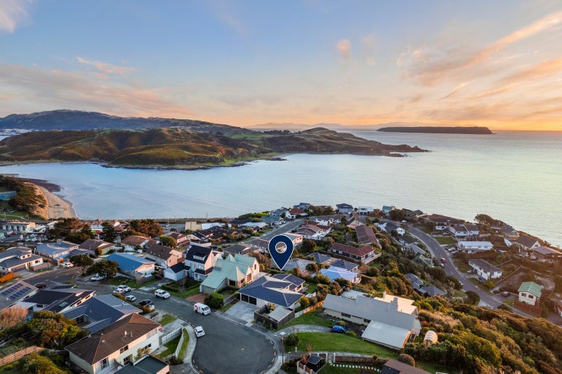 7 Tregear Place, Camborne, Porirua - Carousel 36