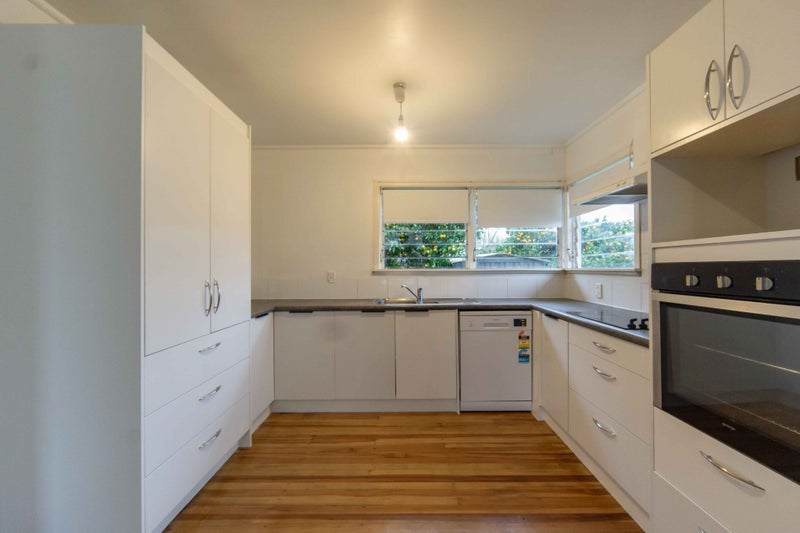 2 Windsor Road, Maeroa, Hamilton - Carousel 1