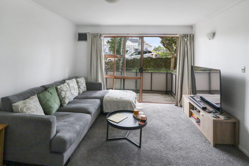4/44 Esplanade Road, Mount Eden, Auckland - Carousel 2