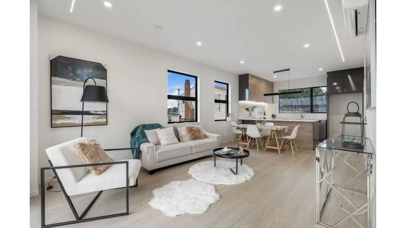 5/16 Binsted Road, New Lynn, Auckland - Carousel 1