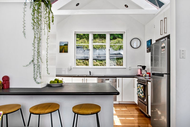 75 Ngaio Gorge Road, Ngaio, Wellington - Carousel 1