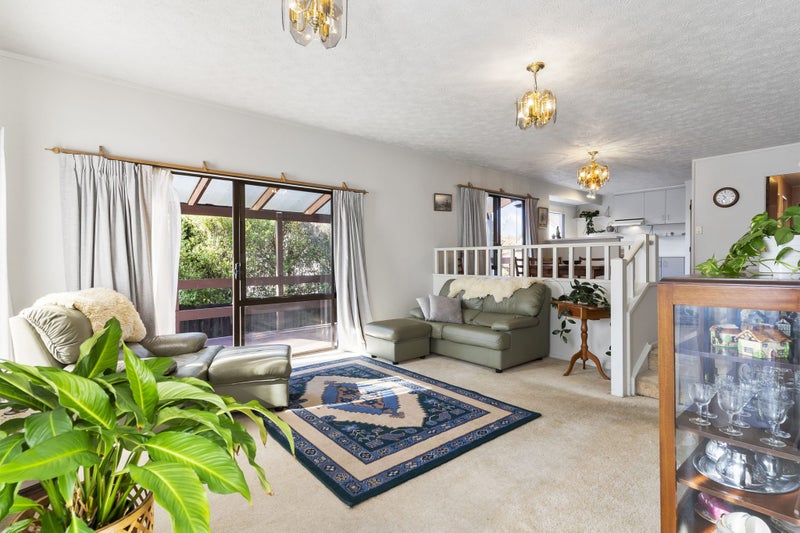 100 Manhattan Heights, Glendene, Auckland - Carousel 2