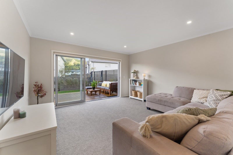 30 Bluff Road, Kenepuru, Porirua - Carousel 2