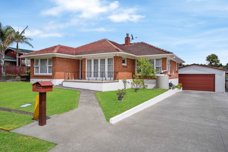 81 Lawrence Crescent, Hillpark, Auckland - Carousel 1