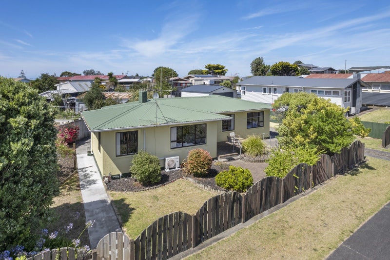 25 Lee Street, Castlecliff, Whanganui - Carousel 1