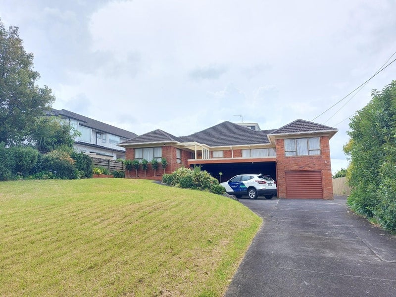 8 Beach Road, Mellons Bay, Auckland - Carousel 1