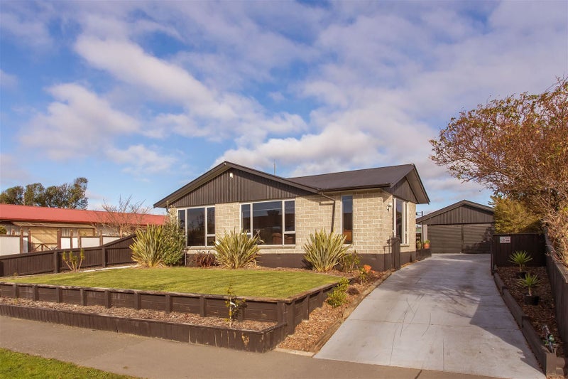 42 Te Rama Place, Wainoni, Christchurch - Carousel 1