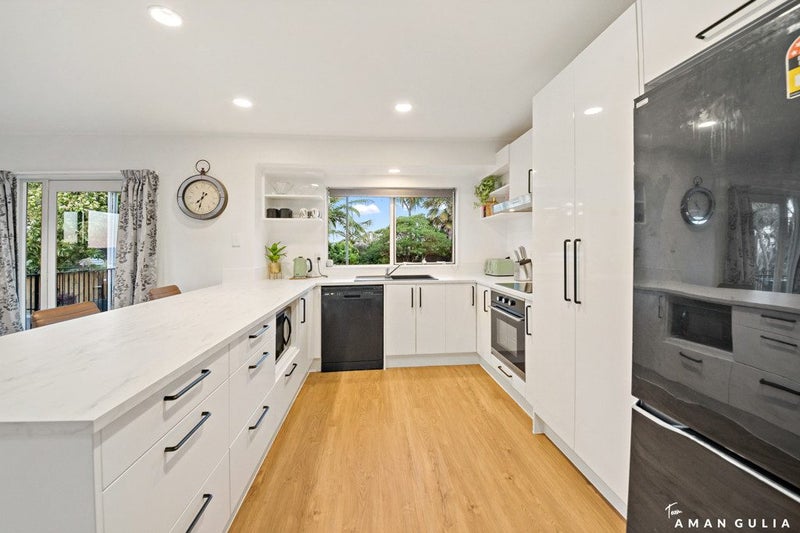 6 Lorikeet Place, Unsworth Heights, Auckland - Carousel 2