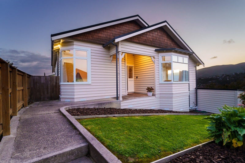 10 Windsor Street, Opoho, Dunedin - Carousel 1