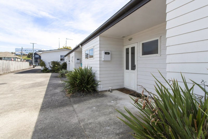 28D Lorne Street, Melville, Hamilton - Carousel 2