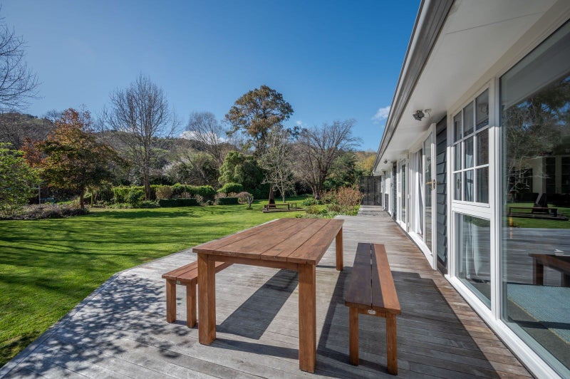 8 Takamatua Bay Road, Takamatua, Akaroa - Carousel 2