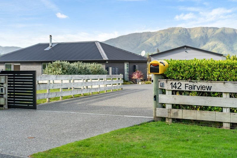 142 Fairview Drive, Birchville, Upper Hutt - Carousel 2