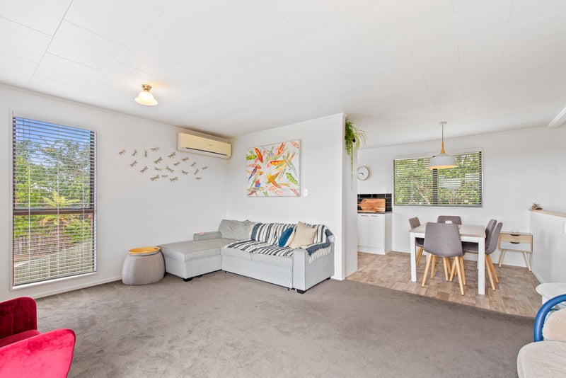 16 Bronte Place, Owhata, Rotorua - Carousel 2