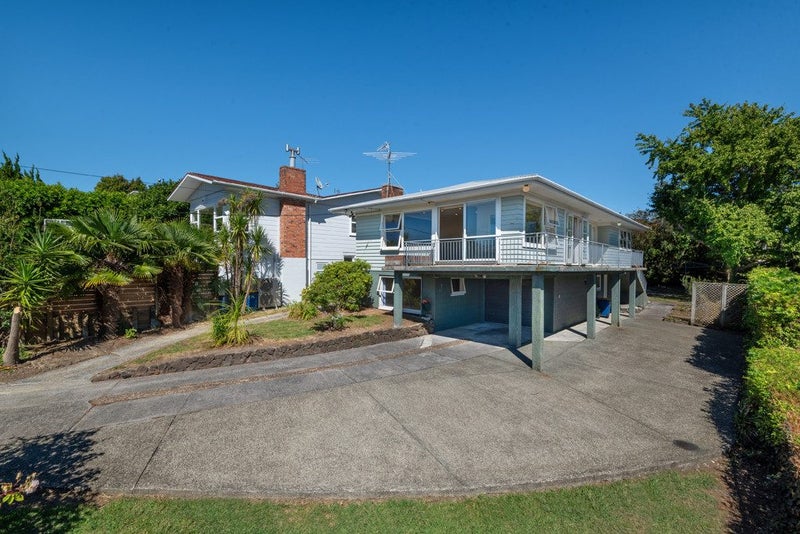 24 Speedy Crescent, Hillcrest, Auckland - Carousel 1