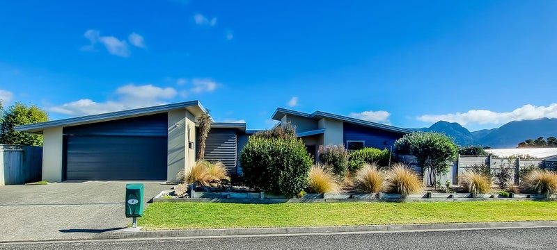 6 Mcdonald Place, Collingwood - Carousel 1