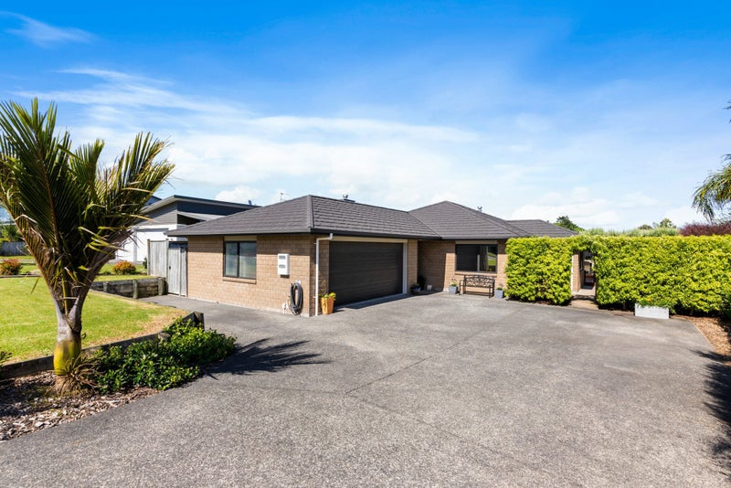 28 Columbia Crescent, Beachlands, Auckland - Carousel 1