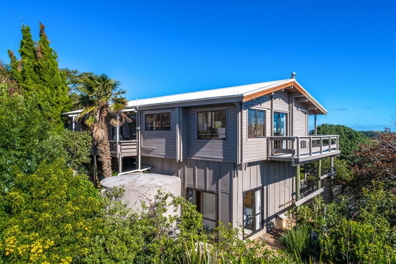 48 Jellicoe Parade, Surfdale, Waiheke Island - Carousel 1