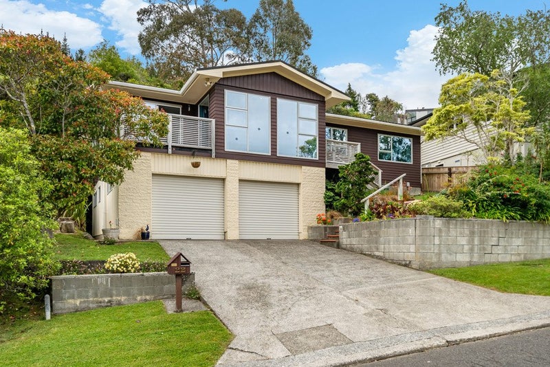 22 Chichester Drive, Pinehaven, Upper Hutt - Carousel 1