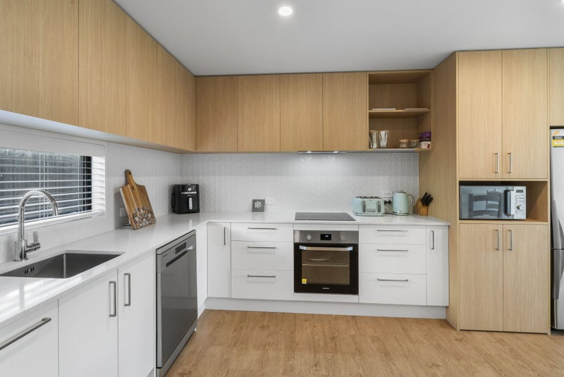 8/27 Bartlett Street, Riccarton, Christchurch - Carousel 1