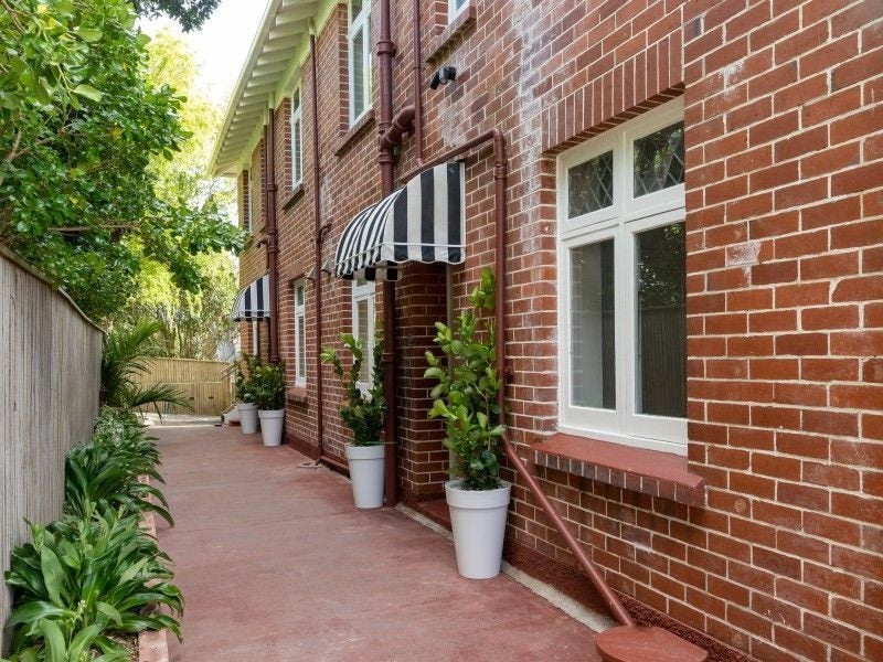 2/9A Hawker Street, Mount Victoria, Wellington - Carousel 2