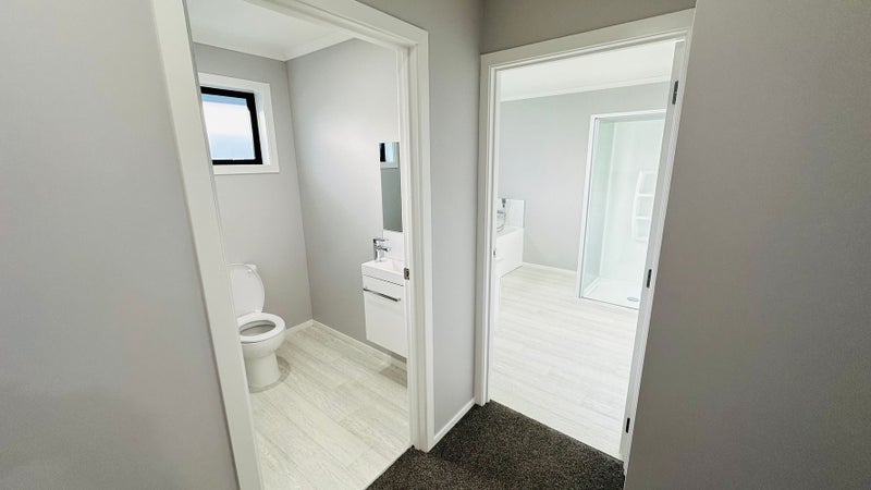 19 Dinneen Close, Frimley, Hastings - Carousel 14