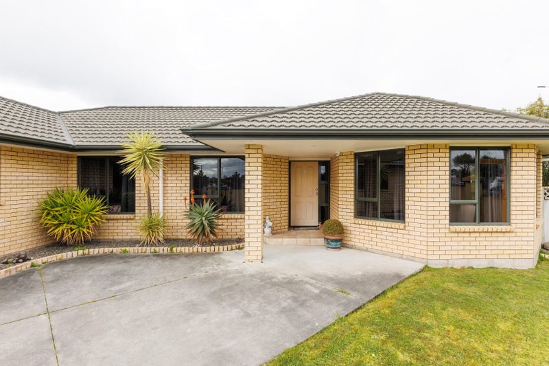 2 Fernlea Avenue, Kelvin Grove, Palmerston North - Carousel 2
