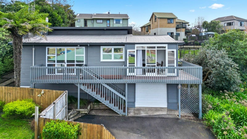 26 Gibson Road, Dinsdale, Hamilton - Carousel 1