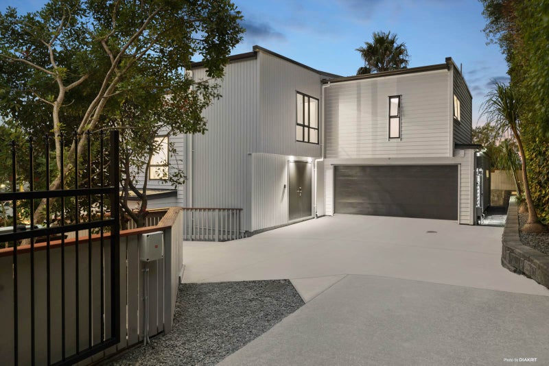 13 Maidstone Place, Oteha, Auckland - Carousel 2