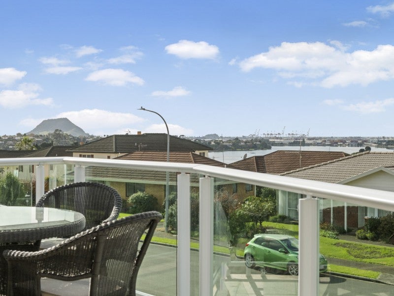 18 Tekoah Place, Judea, Tauranga - Carousel 2