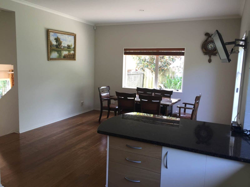 8 Meridian Court, Oteha, Auckland - Carousel 2