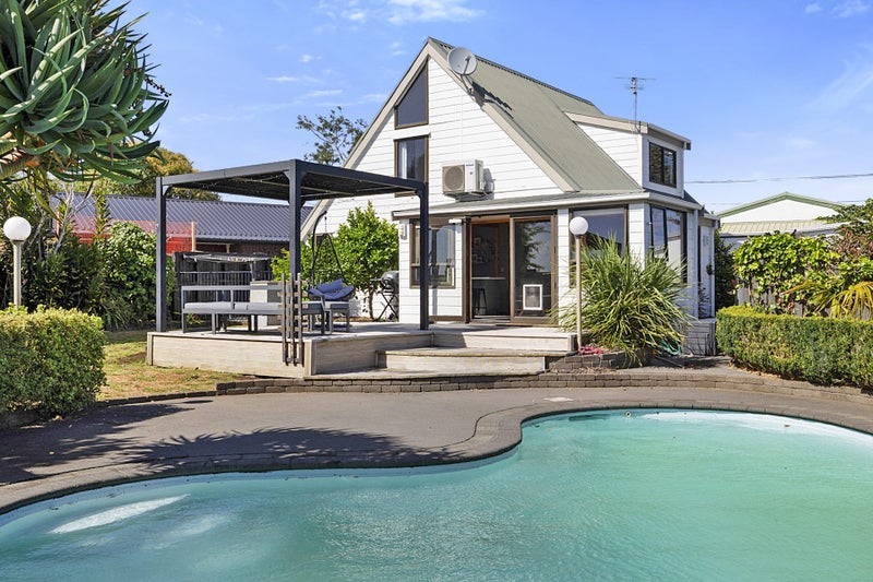 21 Rata Street, Upper Vogeltown, New Plymouth - Carousel 1